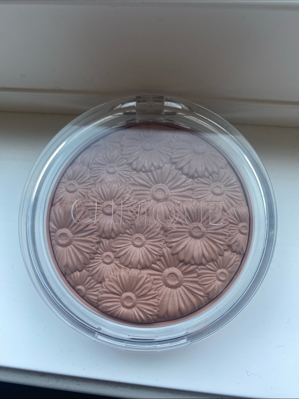 Brand New Clinique Powder Pop Flower Bronzer in Solar Pop